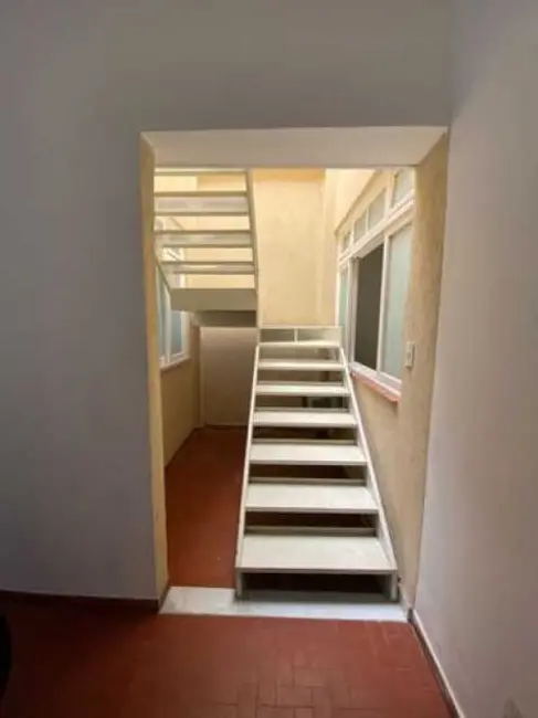 Casa com 3 quartos para alugar, 200m2 em Rio De Janeiro - RJ - imagem 8 Foto 8 de Casa com 3 quartos para alugar, 200m2 em Rio De Janeiro - RJ