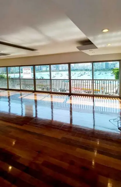 Apartamento com 4 quartos à venda e para alugar, 300m2 em Rio De Janeiro - RJ - imagem 4 Foto 4 de Apartamento com 4 quartos à venda e para alugar, 300m2 em Rio De Janeiro - RJ