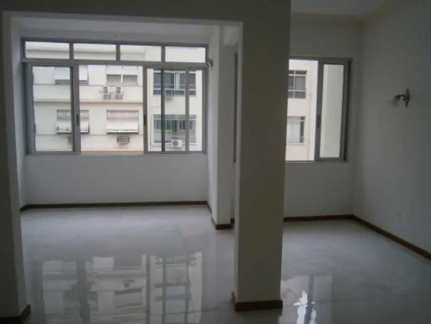 Apartamento com 3 quartos à venda, 110m2 em Rio De Janeiro - RJ - imagem 2 Foto 2 de Apartamento com 3 quartos à venda, 110m2 em Rio De Janeiro - RJ