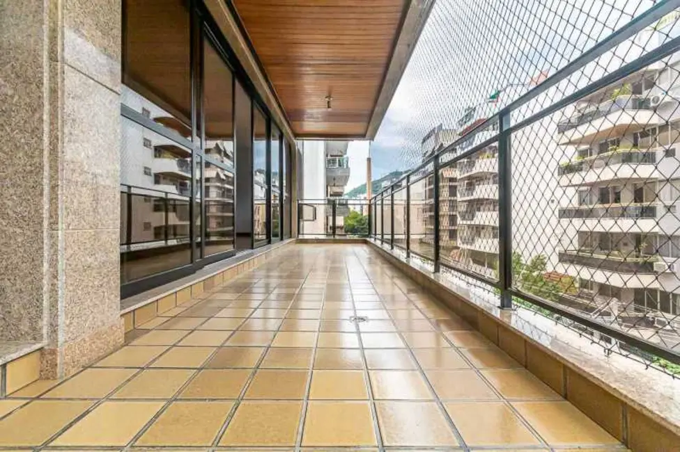 Apartamento com 4 quartos à venda, 220m2 em Rio De Janeiro - RJ - imagem 1 Foto 1 de Apartamento com 4 quartos à venda, 220m2 em Rio De Janeiro - RJ