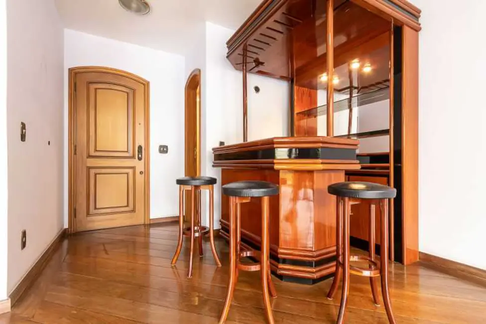 Apartamento com 4 quartos à venda, 220m2 em Rio De Janeiro - RJ - imagem 9 Foto 9 de Apartamento com 4 quartos à venda, 220m2 em Rio De Janeiro - RJ