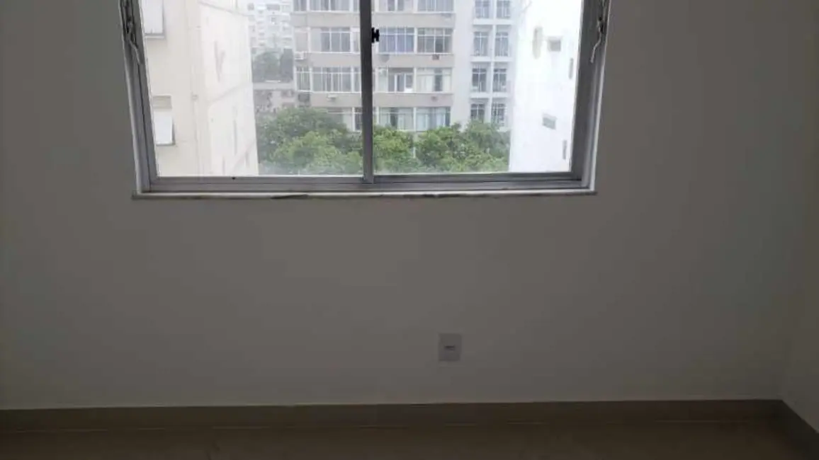 Foto 2 de Apartamento com 1 quarto à venda, 30m2 em Rio De Janeiro - RJ