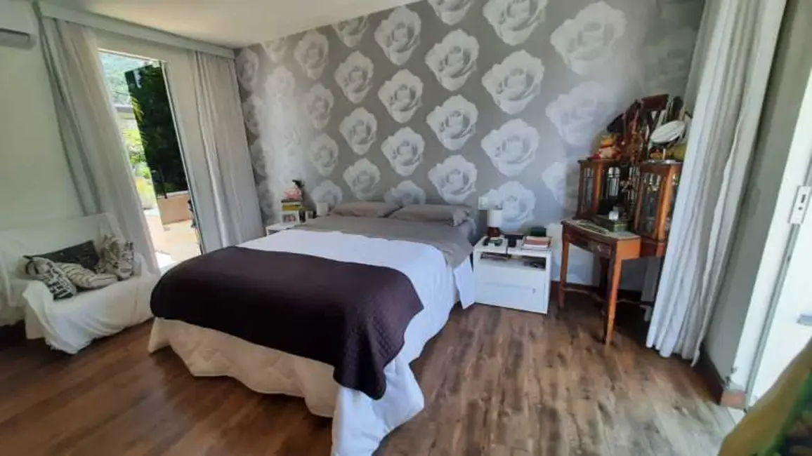 Foto 4 de Casa com 3 quartos à venda, 369m2 em Rio De Janeiro - RJ