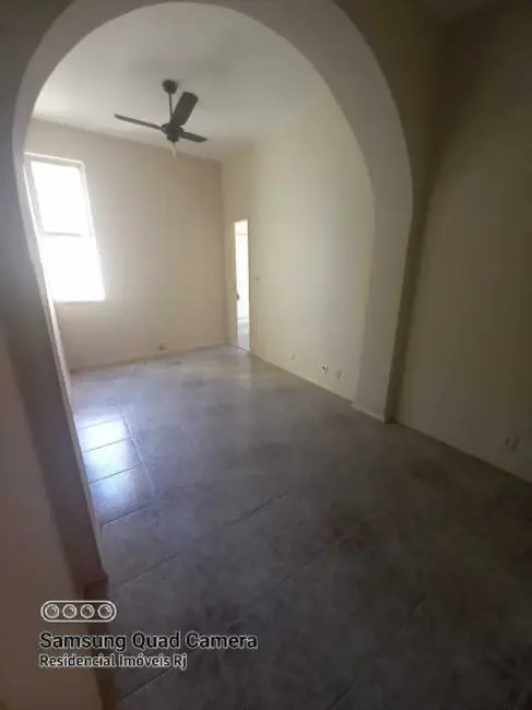 Foto 3 de Apartamento com 2 quartos para alugar, 60m2 em Rio De Janeiro - RJ