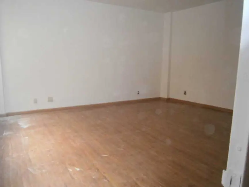 Sala Comercial para alugar, 38m2 em Rio De Janeiro - RJ - imagem 3 Foto 3 de Sala Comercial para alugar, 38m2 em Rio De Janeiro - RJ