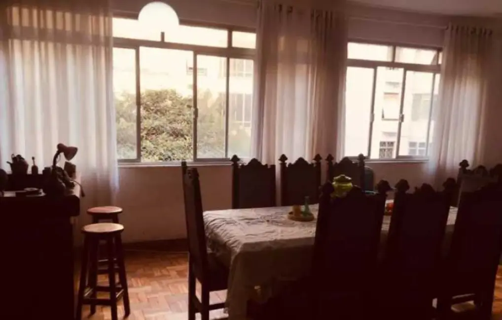 Foto 2 de Apartamento com 3 quartos à venda, 200m2 em Rio De Janeiro - RJ