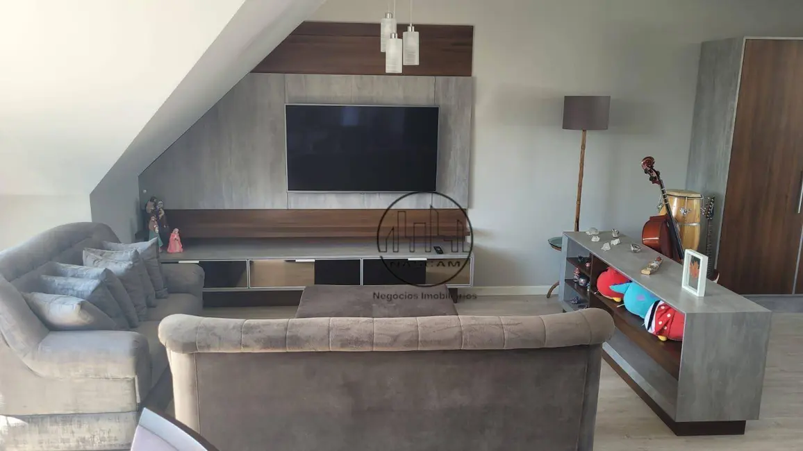 Sobrado com 3 quartos à venda, 80m2 em Pilarzinho, Curitiba - PR - imagem 3 Foto 3 de Sobrado com 3 quartos à venda, 80m2 em Pilarzinho, Curitiba - PR