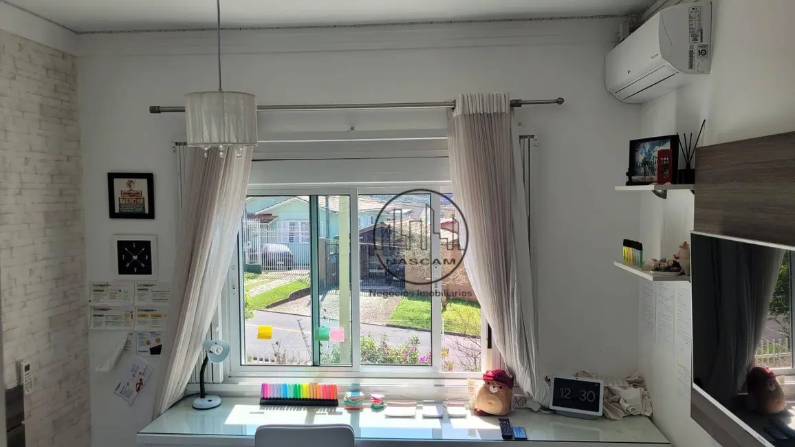 Sobrado com 3 quartos à venda, 80m2 em Pilarzinho, Curitiba - PR - imagem 9 Foto 9 de Sobrado com 3 quartos à venda, 80m2 em Pilarzinho, Curitiba - PR