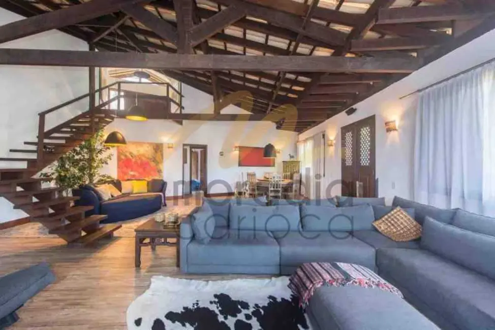 Foto 5 de Casa com 5 quartos para alugar, 250m2 em Armacao Dos Buzios - RJ