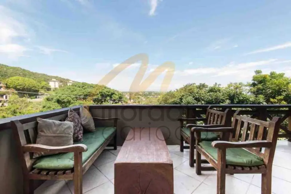 Foto 4 de Casa com 5 quartos para alugar, 250m2 em Armacao Dos Buzios - RJ