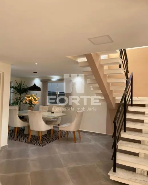 Foto 2 de Casa com 4 quartos à venda, 210m2 em Parque Residencial Itapeti, Mogi Das Cruzes - SP