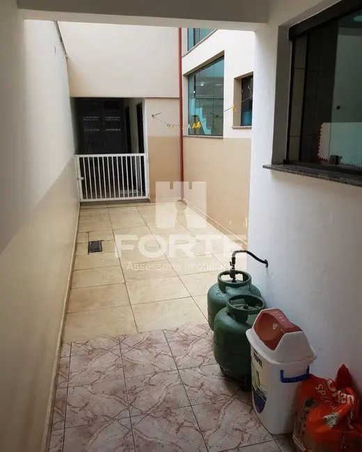 Foto 2 de Casa com 3 quartos à venda, 150m2 em Chácara Jafet, Mogi Das Cruzes - SP