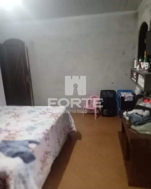 Casa com 3 quartos à venda, 220m2 em Centro, Poa - SP - imagem 3 Foto 3 de Casa com 3 quartos à venda, 220m2 em Centro, Poa - SP