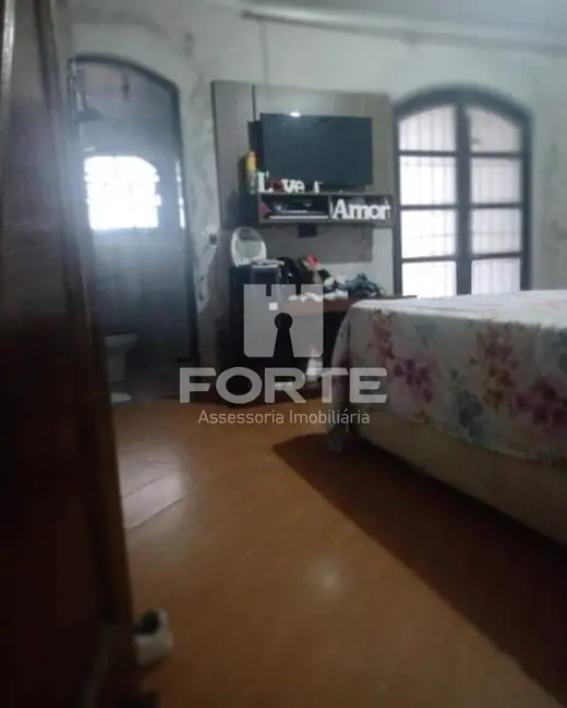 Casa com 3 quartos à venda, 220m2 em Centro, Poa - SP - imagem 5 Foto 5 de Casa com 3 quartos à venda, 220m2 em Centro, Poa - SP