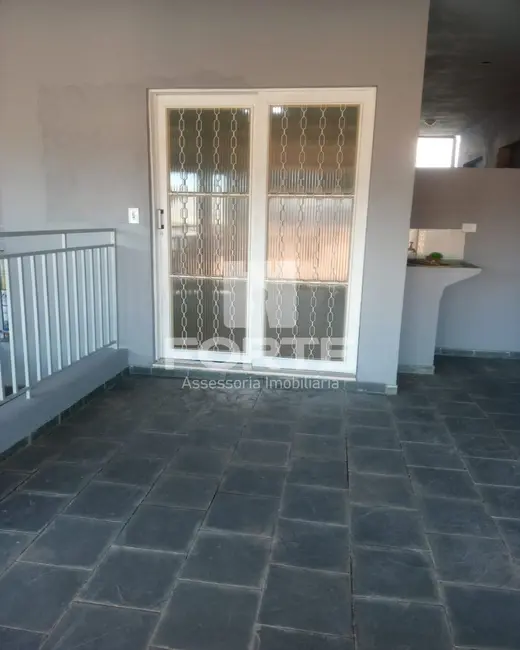 Casa com 2 quartos à venda, 150m2 em Jardim Aeroporto III, Mogi Das Cruzes - SP - imagem 4 Foto 4 de Casa com 2 quartos à venda, 150m2 em Jardim Aeroporto III, Mogi Das Cruzes - SP