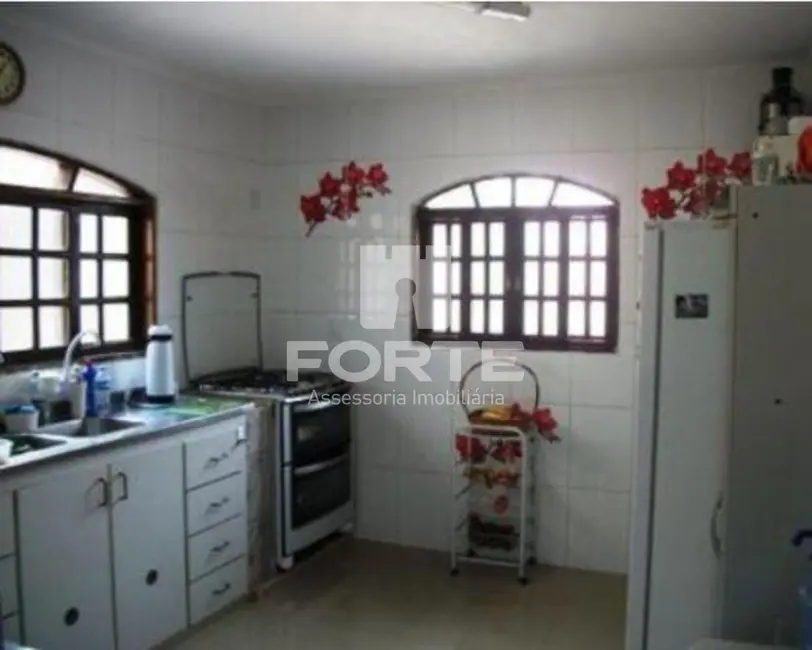 Foto 5 de Casa com 4 quartos à venda, 294m2 em Vila Virgínia, Itaquaquecetuba - SP