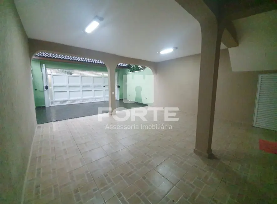 Casa com 3 quartos à venda, 213m2 em Vila Lavínia, Mogi Das Cruzes - SP - imagem 4 Foto 4 de Casa com 3 quartos à venda, 213m2 em Vila Lavínia, Mogi Das Cruzes - SP