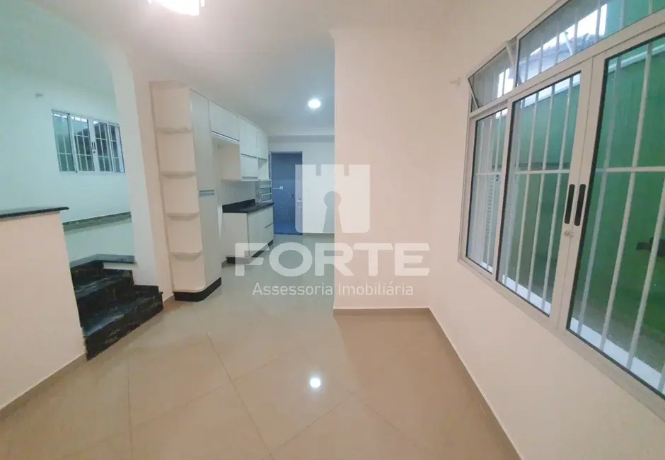 Casa com 3 quartos à venda, 213m2 em Vila Lavínia, Mogi Das Cruzes - SP - imagem 8 Foto 8 de Casa com 3 quartos à venda, 213m2 em Vila Lavínia, Mogi Das Cruzes - SP