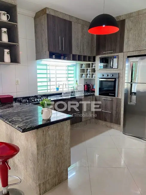 Foto 1 de Casa com 3 quartos à venda, 150m2 em Vila Brasileira, Mogi Das Cruzes - SP
