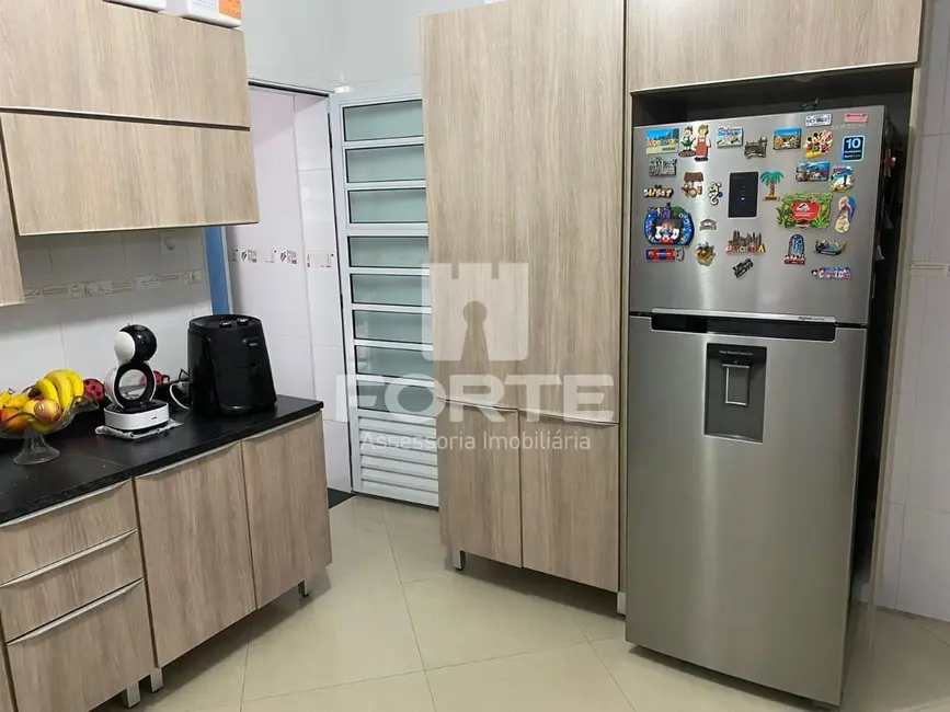 Casa com 3 quartos à venda, 190m2 em Cézar de Souza, Mogi Das Cruzes - SP - imagem 8 Foto 8 de Casa com 3 quartos à venda, 190m2 em Cézar de Souza, Mogi Das Cruzes - SP