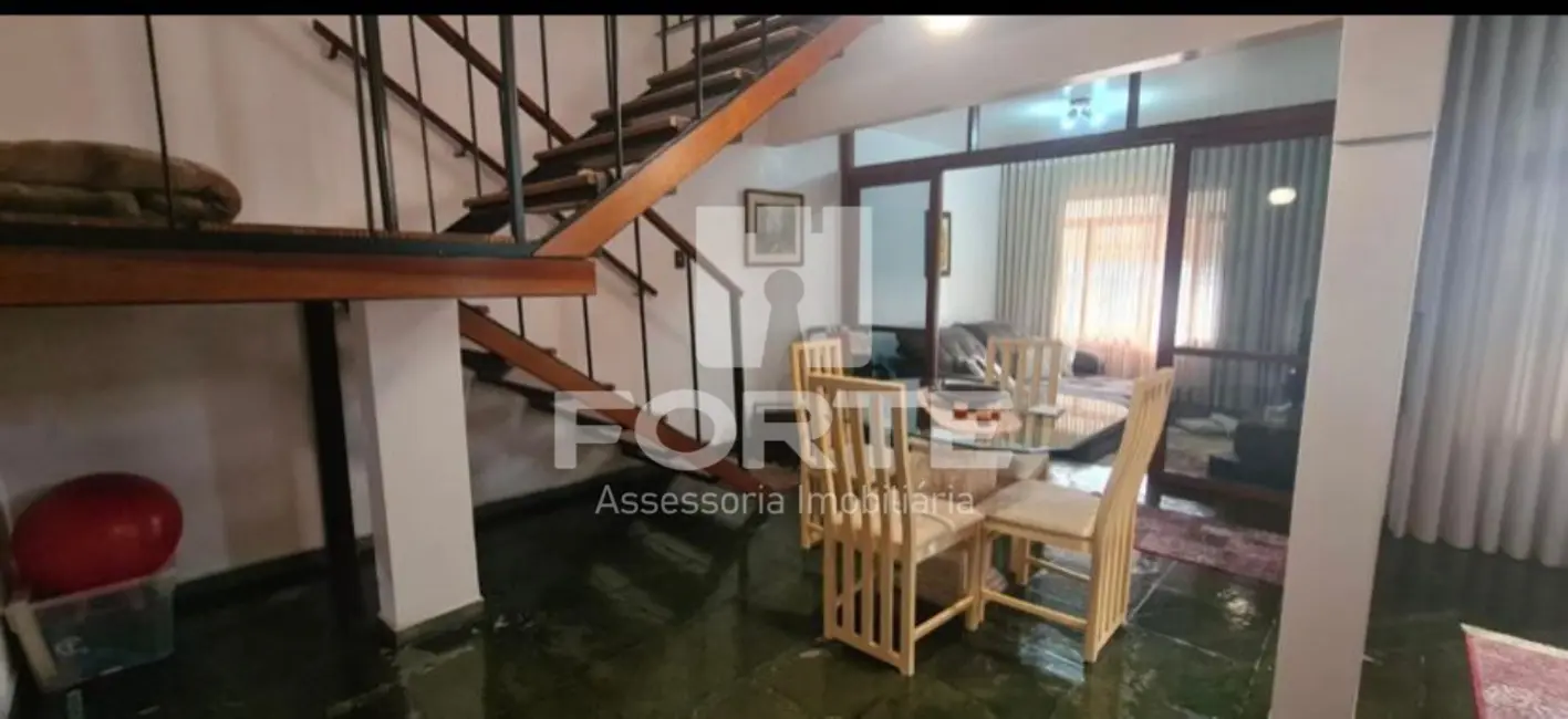 Foto 3 de Casa com 4 quartos à venda, 320m2 em Vila Cecília, Mogi Das Cruzes - SP