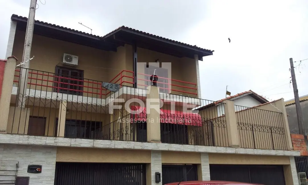 Foto 1 de Casa com 4 quartos à venda, 320m2 em Vila Cecília, Mogi Das Cruzes - SP