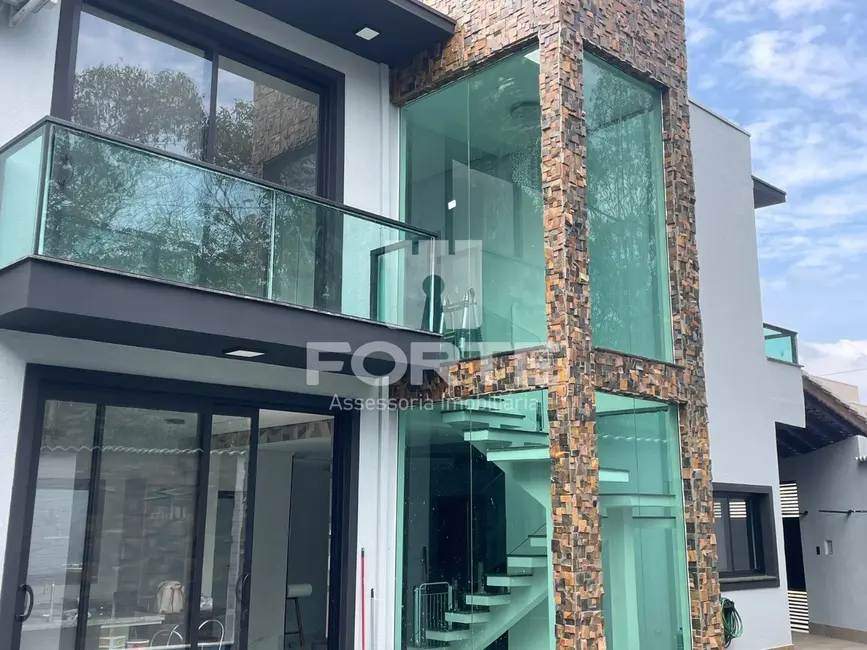 Foto 4 de Casa de Condomínio com 3 quartos à venda, 250m2 em Jundiapeba, Mogi Das Cruzes - SP