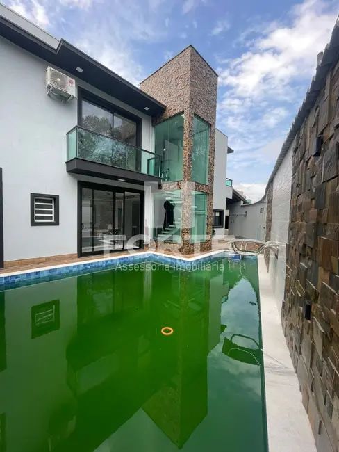 Foto 1 de Casa de Condomínio com 3 quartos à venda, 250m2 em Jundiapeba, Mogi Das Cruzes - SP