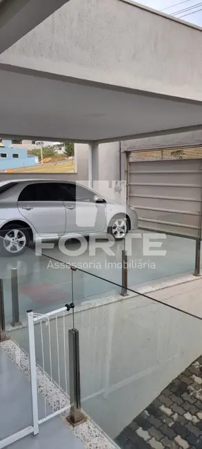 Foto 2 de Casa com 3 quartos à venda, 300m2 em Capitolio - MG