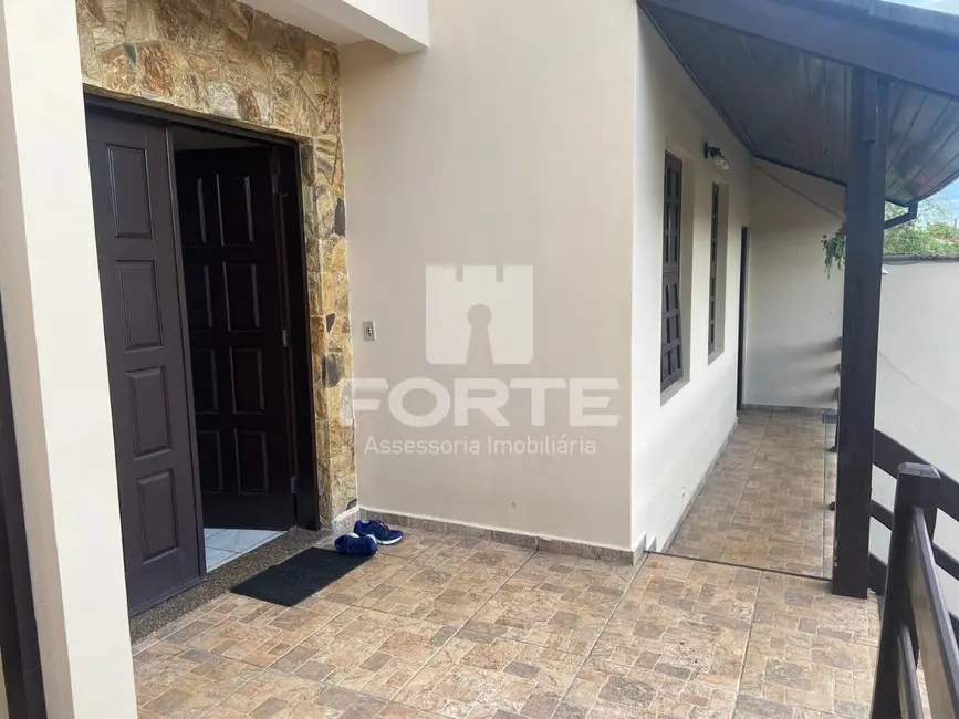 Foto 3 de Casa com 3 quartos à venda, 208m2 em Vila Suissa, Mogi Das Cruzes - SP