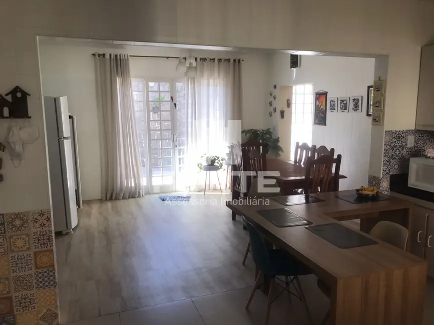 Foto 2 de Casa com 5 quartos à venda, 150m2 em Vila Flávio, Mogi Das Cruzes - SP