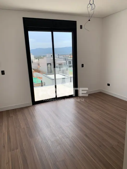 Foto 4 de Casa com 4 quartos à venda, 280m2 em Cézar de Souza, Mogi Das Cruzes - SP