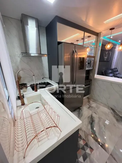 Foto 9 de Casa de Condomínio com 1 quarto à venda, 55m2 em Jardim Layr, Mogi Das Cruzes - SP