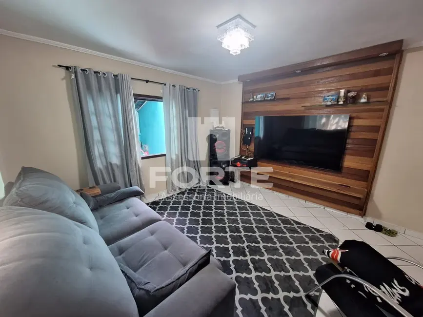 Foto 1 de Casa com 3 quartos à venda, 248m2 em Cézar de Souza, Mogi Das Cruzes - SP