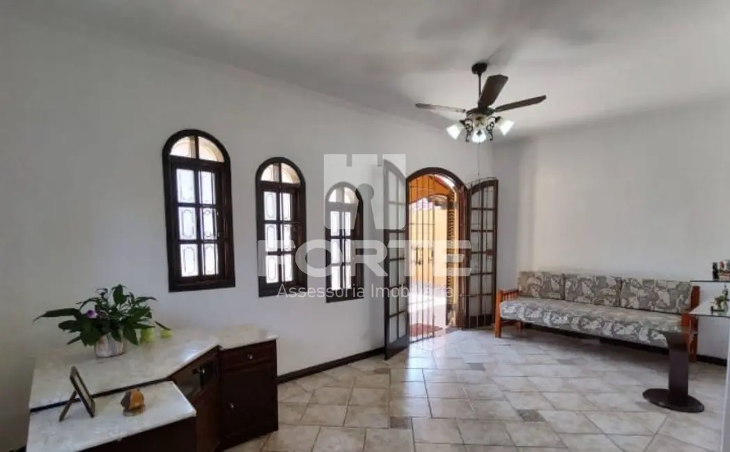 Foto 3 de Casa com 3 quartos à venda, 189m2 em Bertioga - SP