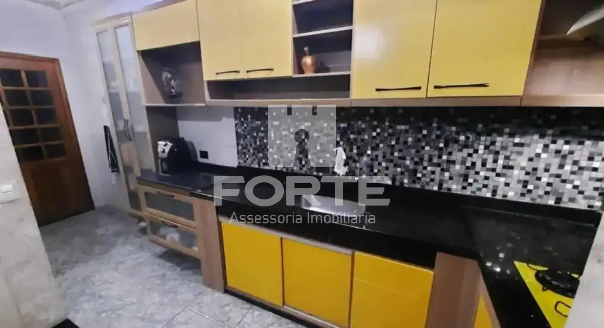 Foto 6 de Casa com 2 quartos à venda, 115m2 em Jardim Layr, Mogi Das Cruzes - SP