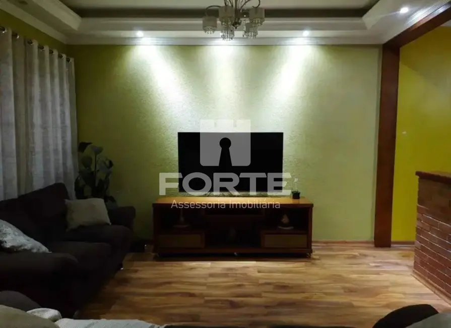 Foto 3 de Casa com 2 quartos à venda, 115m2 em Jardim Layr, Mogi Das Cruzes - SP