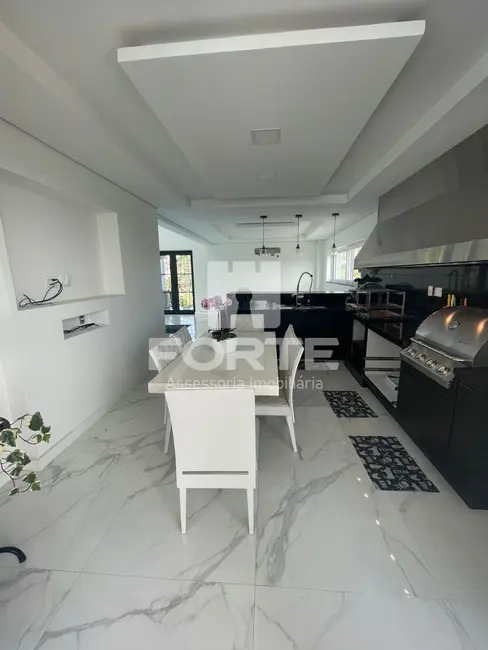 Foto 4 de Casa com 4 quartos à venda e para alugar, 850m2 em Jardim Aracy, Mogi Das Cruzes - SP