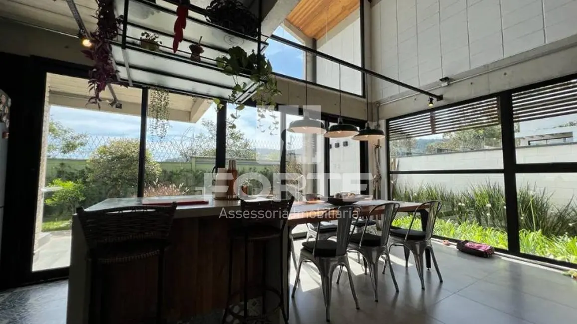 Foto 2 de Casa de Condomínio com 2 quartos à venda, 190m2 em Mogi Das Cruzes - SP