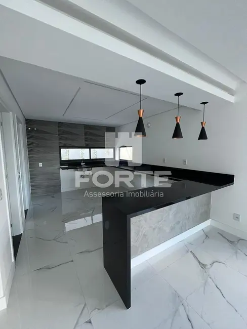 Casa de Condomínio com 3 quartos à venda, 220m2 em Fazenda Rodeio, Mogi Das Cruzes - SP - imagem 9 Foto 9 de Casa de Condomínio com 3 quartos à venda, 220m2 em Fazenda Rodeio, Mogi Das Cruzes - SP