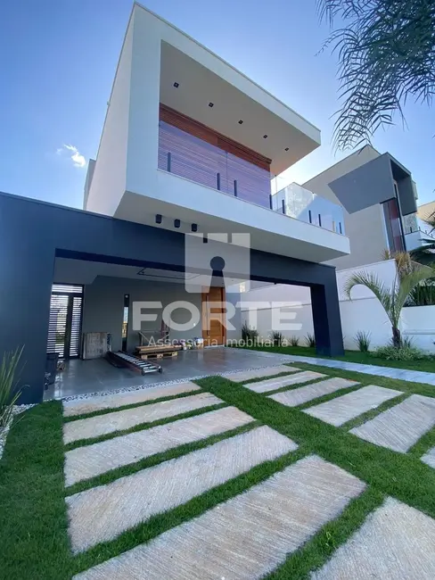 Foto 2 de Casa de Condomínio com 3 quartos à venda, 200m2 em Fazenda Rodeio, Mogi Das Cruzes - SP