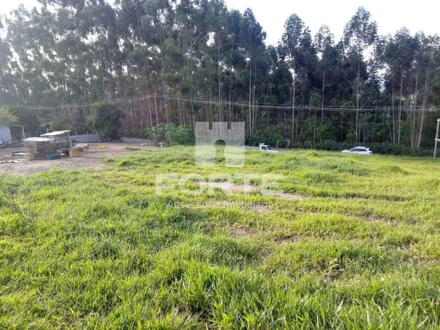 Foto 1 de Terreno / Lote à venda, 750m2 em Salesopolis - SP