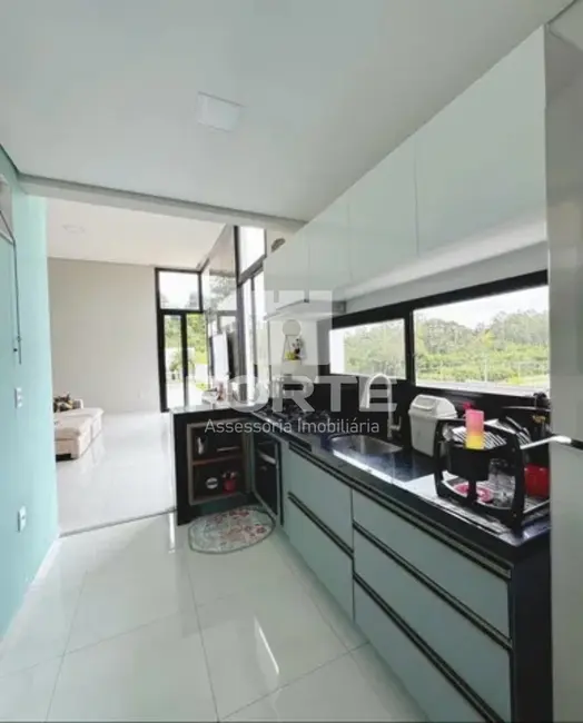 Foto 3 de Casa de Condomínio com 3 quartos à venda, 246m2 em Mogi Das Cruzes - SP