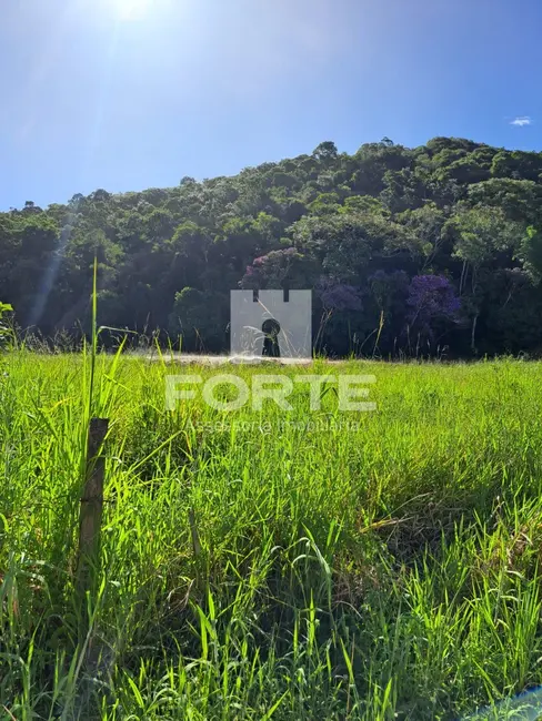 Foto 1 de Terreno / Lote à venda, 336m2 em Guararema - SP
