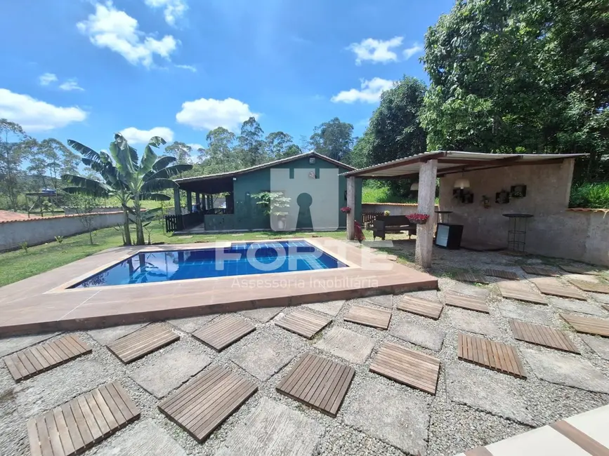 Foto 1 de Chácara com 4 quartos à venda, 150m2 em Porteira Preta, Mogi Das Cruzes - SP