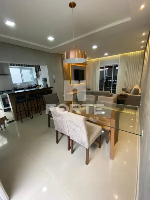 Foto 4 de Casa com 3 quartos à venda, 165m2 em Vila Rei, Mogi Das Cruzes - SP