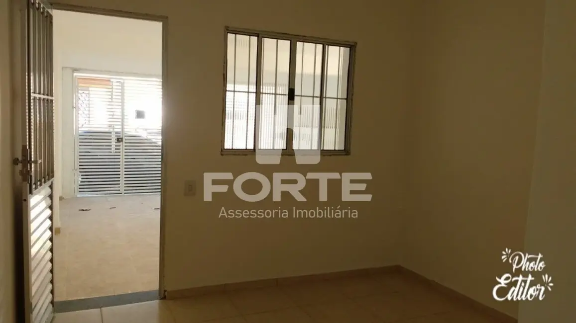 Foto 2 de Casa com 3 quartos à venda, 150m2 em Vila Monteiro, Poa - SP