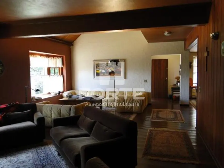 Foto 3 de Casa com 4 quartos à venda, 500m2 em Campos Do Jordao - SP