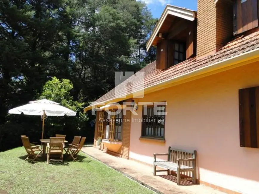 Foto 2 de Casa com 4 quartos à venda, 500m2 em Campos Do Jordao - SP