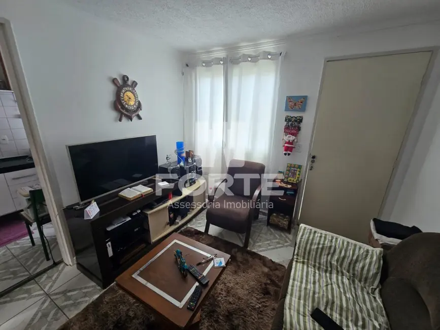 Foto 1 de Apartamento com 2 quartos para alugar, 42m2 em Jundiapeba, Mogi Das Cruzes - SP